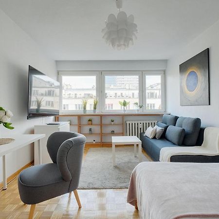 2 Bedroom Apt In Heart Of Warsaw Zgoda 9 Tv70 מראה חיצוני תמונה